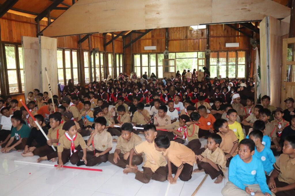 WhatsApp-Image-2025-11-27-at-09.18.07-1024x682 Dua Hari Supercam, Ratusan Siswa SD IT Al-Qalam Kendari Nikmati Belajar Alam di Agrowisata California