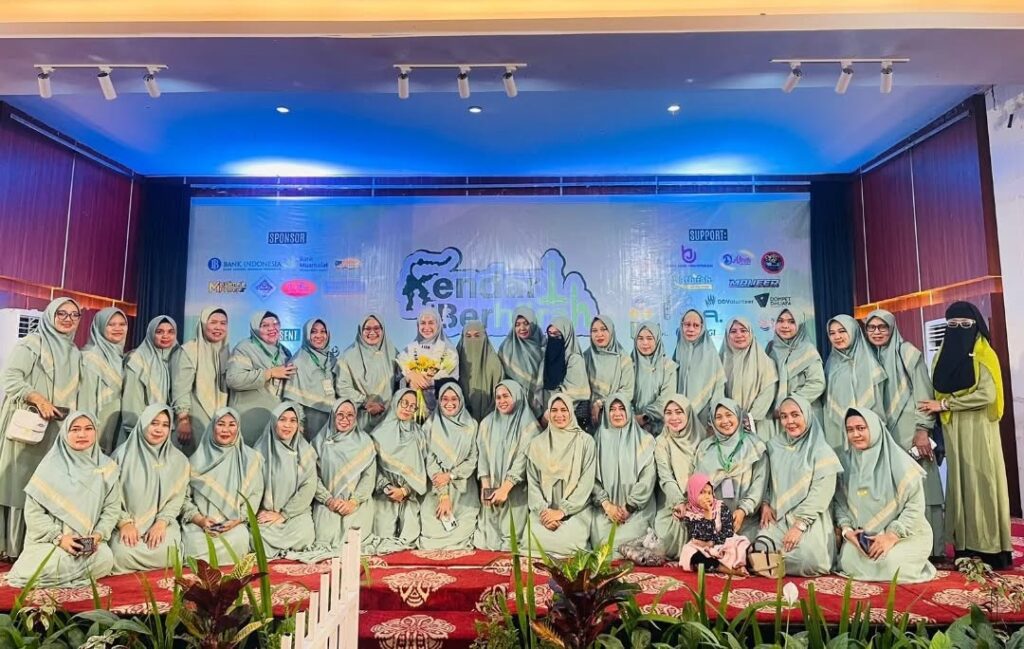 468398373_18059015275878621_1437548777183973483_n-min-1-1024x649 Rayakan Satu Dekade, Al Khansa Khairunnisa Kendari Gelar Tabligh Akbar Bersama Ustadz Irfan Rizki Haas