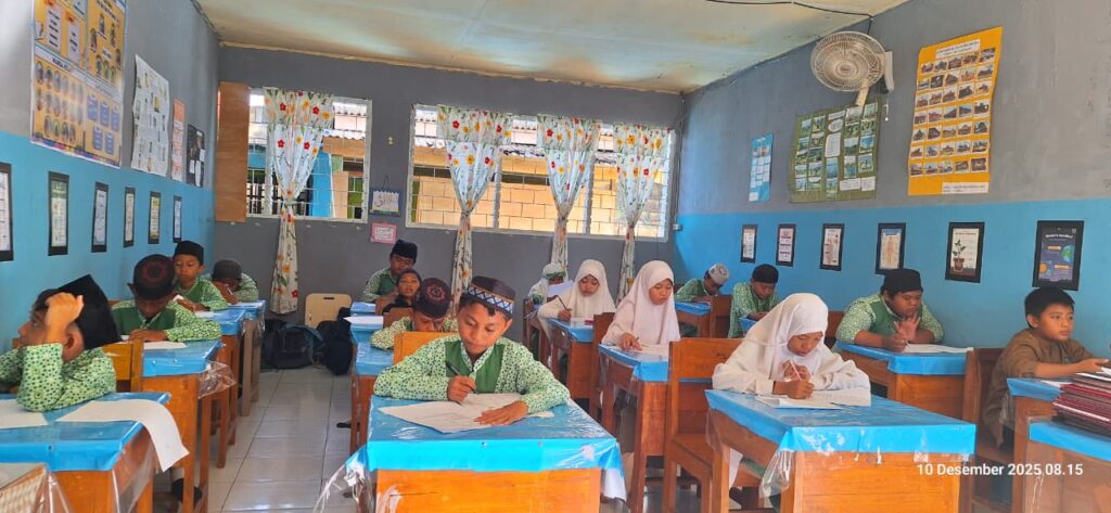 WhatsApp-Image-2026-03-15-at-09.03.30-1024x473 Konsep Didikan Sekolah Integral Pesantren Hidayatullah Kendari: Menyeimbangkan Prestasi Akademik dan Hafalan Al-Qur'an