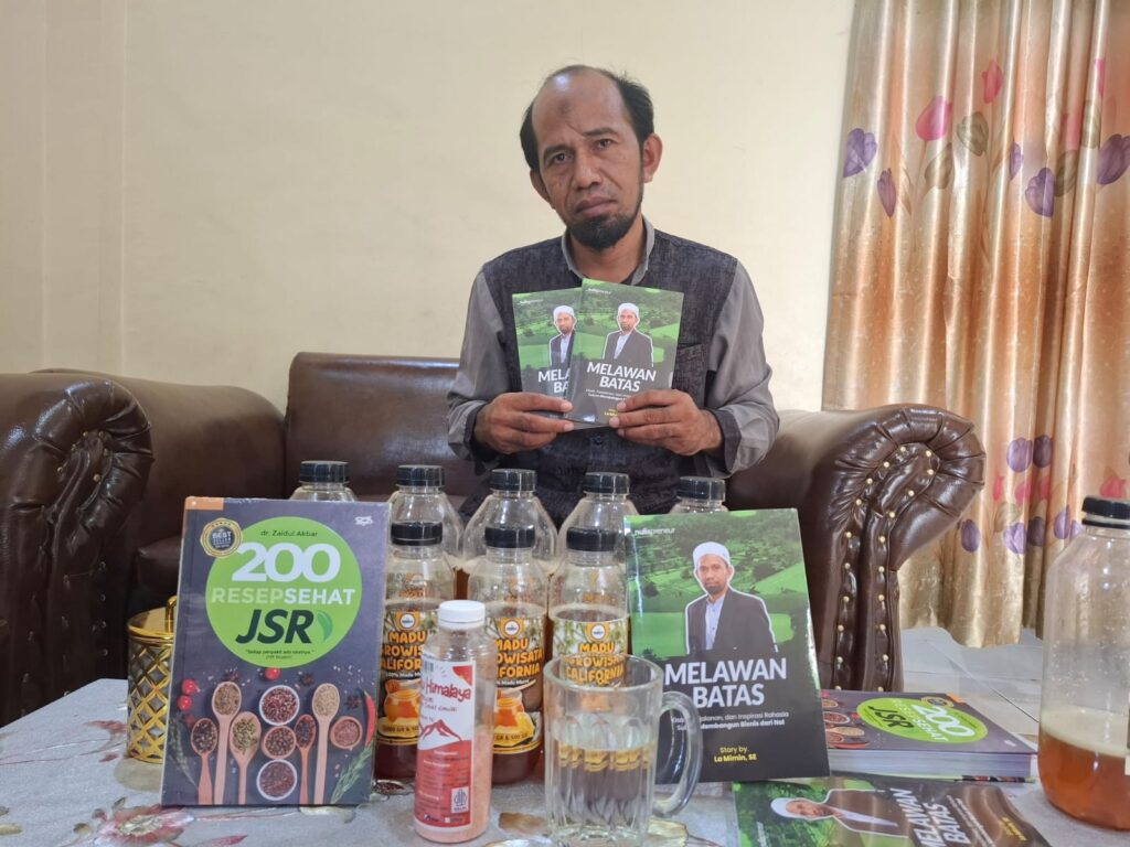 WhatsApp-Image-2026-05-03-at-05.32.54-1024x768 Inspiratif, Owner Agrowisata California Luncurkan Buku "Melawan Batas" untuk Motivasi Pelaku Usaha dari Nol