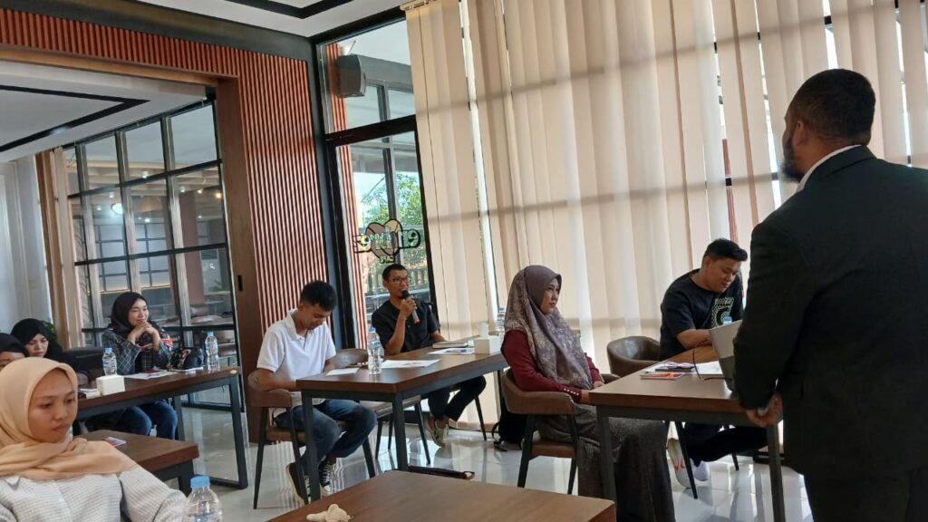WhatsApp-Image-2026-06-21-at-15.46.02-1024x576 LKP Luzins Academy Indonesia Sukses Gelar Workshop Public Speaking Batch 5 di Kendari
