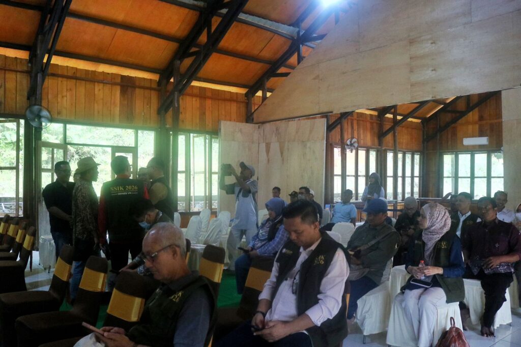 WhatsApp-Image-2026-09-04-at-04.37.18-1-1024x682 Owner Agrowisata California Kenalkan Konsep Pertanian Terpadu ke Akademia Dalam dan Luar Negeri