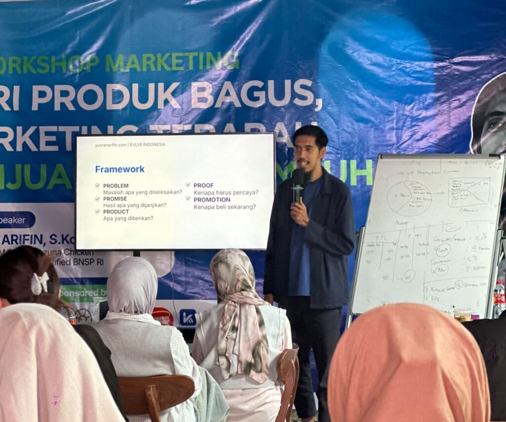 WhatsApp-Image-2026-10-03-at-08.45.37-1024x853 Gelar Workshop Marketing, TDA Kendari Dorong Pertumbuhan Penjualan Pelaku Usaha