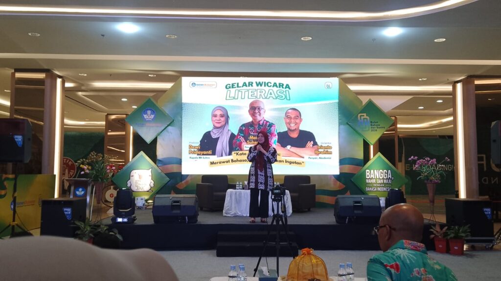 WhatsApp-Image-2026-10-27-at-15.46.23-1024x576 Hadirkan Maman Suherman, Gelar Wicara Literasi 2026 Dipadati Ratusan Warga Kendari